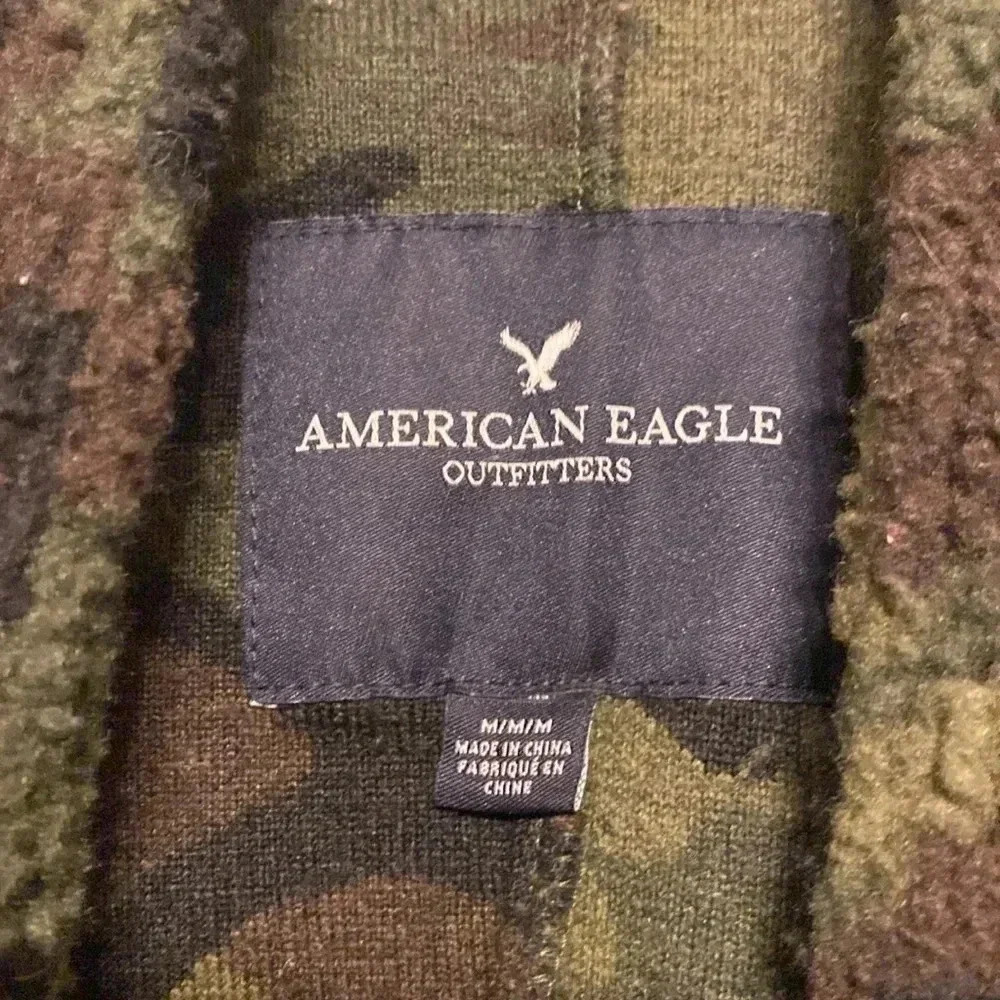 American Eagle Camo Sherpa Jacket Size Medium. - Picture 2 of 9
